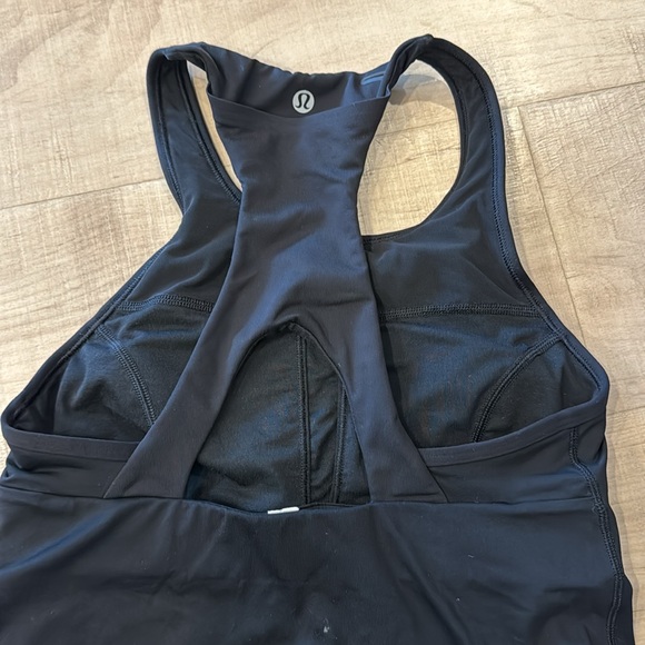 Black 6 women’s lululemon tank top - Picture 2 of 3